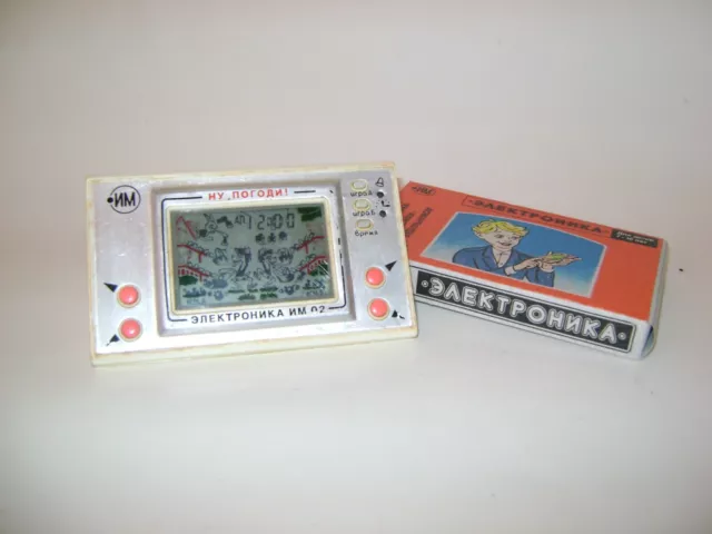 Soviet pocket lcd game Elektronika IM-02 Wolf and eggs Nu pogodi Nintendo copy