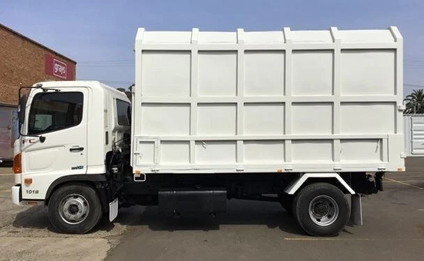 2008 HINO FC500 4x2 CHIPPER