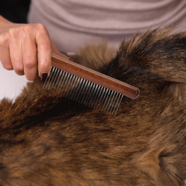 Pets Lice Remover Zapper Safe Cat Dog Cleaning Comb Hair Brush 2