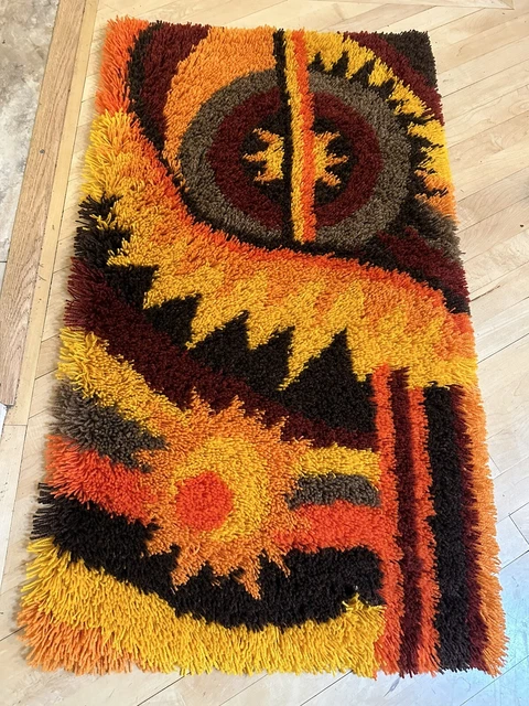 1970’s LATCH HOOK RUG 26”x 47” WALL HANGING Vintage Retro Boho