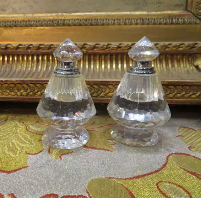 ancienne paire de flacons de parfums en cristal taillé
