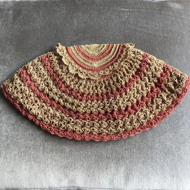 Rare VTG 30’s 40’s two tone beige & rose hand crochet raffia fan shape clutch