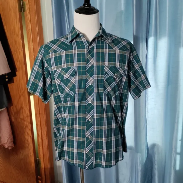 VTG Wrangler Western shirts Pearl Snap short Sleeve Size Large Shirt Green