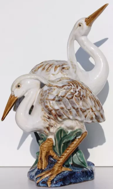 COUPLE D'ECHASSIERS EN FAIENCE EMAILLEE - SUJET ANCIEN - H. 32 cm