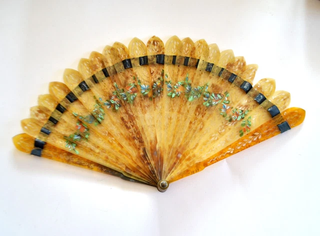 Éventail Ancien Napoléon III Satin Noir Brodé Or - Belle Époque 1900 - Objet De Collection