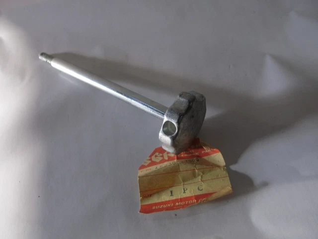 NOS Suzuki 1971-1973 MT50 Trailhopper NOS Siège Bouton 45230-27000
