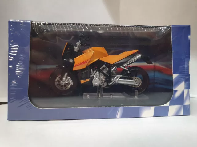KTM Duc Modèle Moto 1:24 Echelle LC8 Orange Superbike Miniature Atlas Ixo 2004
