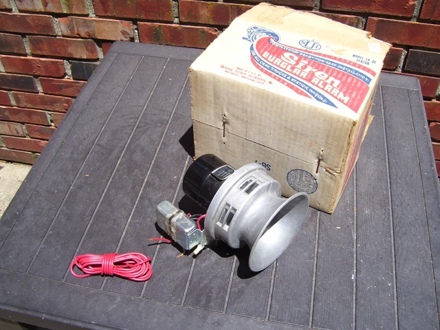 Vintage nos auto Loud Parade Siren Ford gm chevy rat hot street rod 72 gmc truck Vintage nos auto Loud Parade Siren Ford gm chevy rat hot street rod 72 gmc truck
