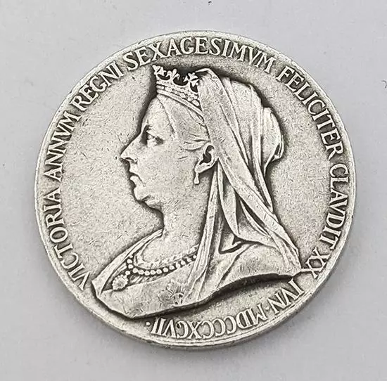 Queen Victorian Medal Young & Old Portrait 1837-1897 Diamond Jubilee 25Mm