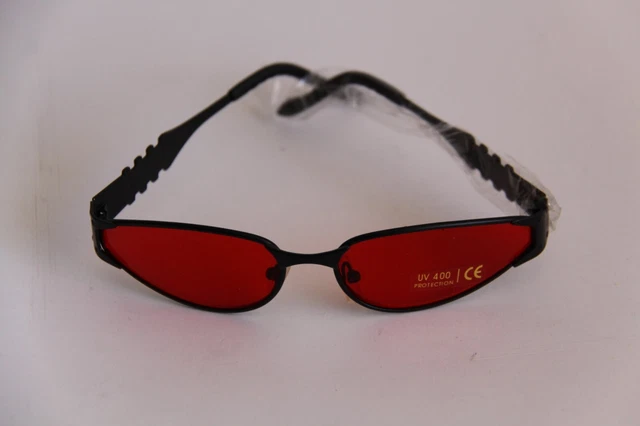 Farb Brille Sonnenbrille  Gläser Rot Rahmen Aus  Metall Schwarz