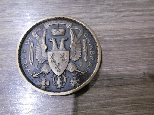 Médaille En Bronze ? Ville De Cambrai Souvenir Des Fêtes Communales