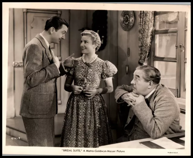 Robert Young + Annabella in Bridal Suite (1939) ORIGINAL VINTAGE PHOTO M 18