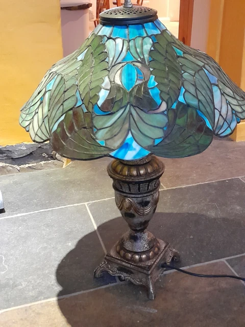 tiffany style blue/green stained glass lamp