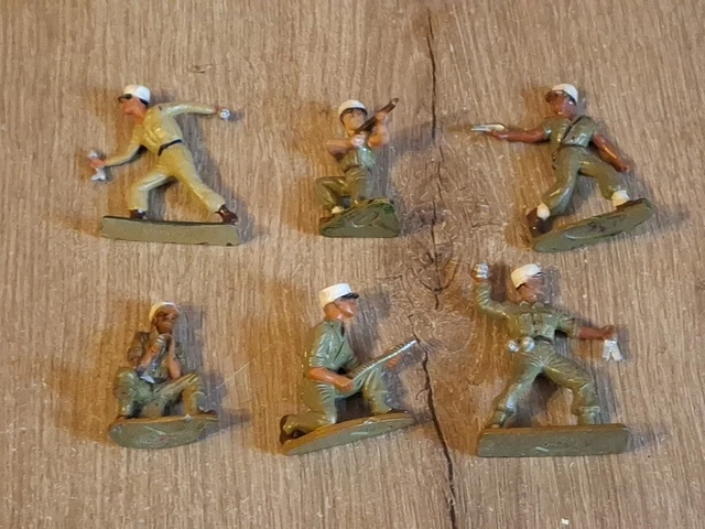 FIGURINE STARLUX - Legionnaire / Legion - Au Defile Jouant Tambour EUR