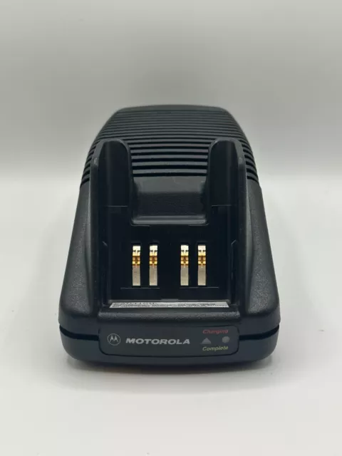 Motorola Radio Charger NTN7209A Model AA16740 HT1000 MT2000 XT3000 / 5000 2500