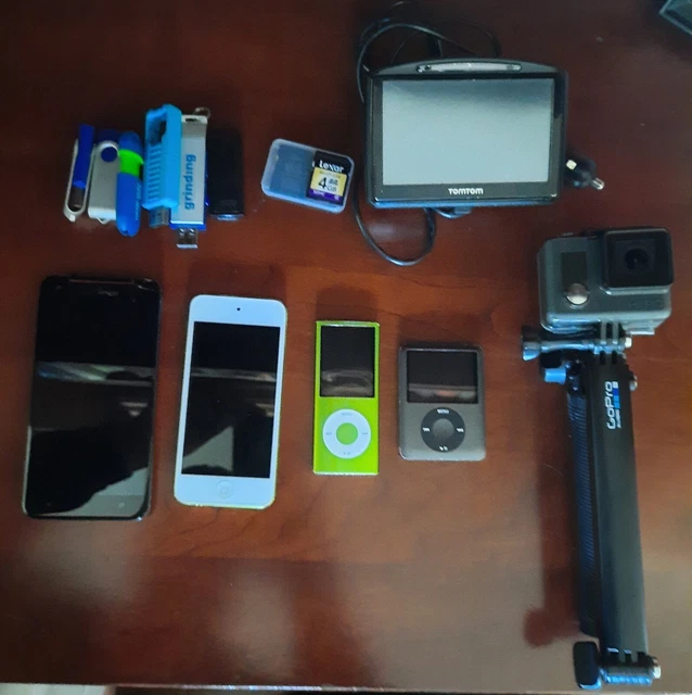 Ipod, Tom Tom, GoPro, HTC - Lot of mixed electronics
