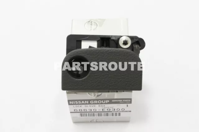 Nissan X-Trail T30 OEM Original Guante Caja Tapa Cerradura Cubierta 68630-EQ300