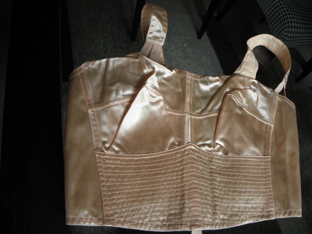 Vecchi sacchetti a pizzo reggiseno reggiseno reggiseno color salmone raso circa tazza... A mai indossati nuovi