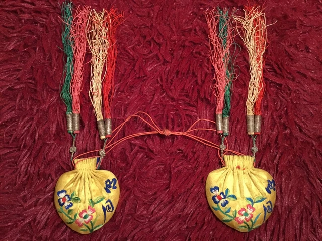 2 BEAUTIFUL ANTIQUE 19th c CHINESE EMBROIDERED SILK PURSES POUCH BAG EMBROIDERY!