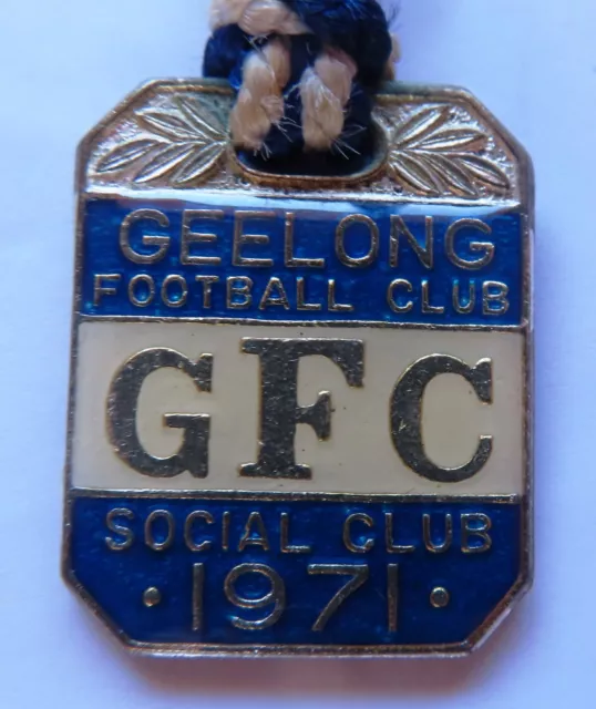 1971 Vintage VFL Social Club Enamel Badge: GEELONG (Cats)
