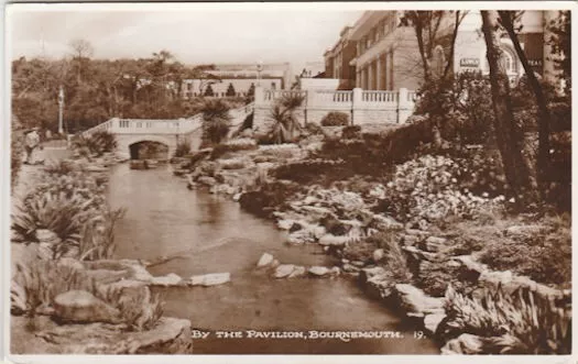 Dorset. By The Pavillion Bournemouth. RP. Dearden & Wade. Posted 1956