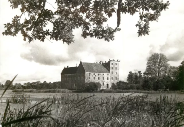 c18577 Svaneholms slott castle Skurup Skane Sweden  RP postcard