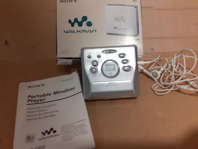 Sony MD Walkman MZ-E300 Portable MiniDisc Player - Silver Boxed