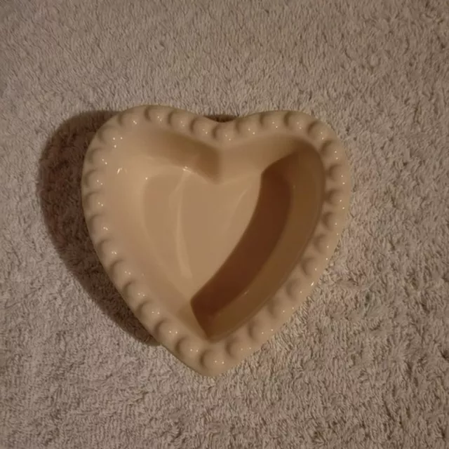 WIlliams Sonoma Ceramic Cream-Colored Heart Ramekin