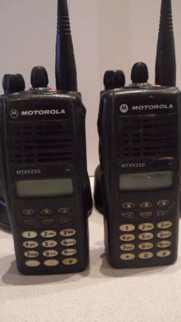 Lot of 2 Motorola MTX9250  900MHz Two Way Radios AAH25WCH4GB6AN  w/Batt