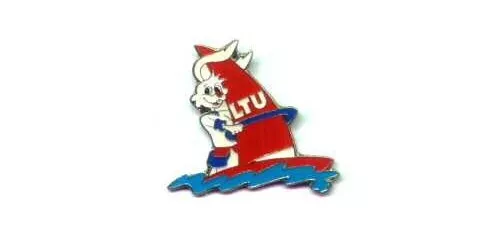 Luftfahrt Pin LTU AIR Berlin Hase Weihnachtsmann Airline Airport 6