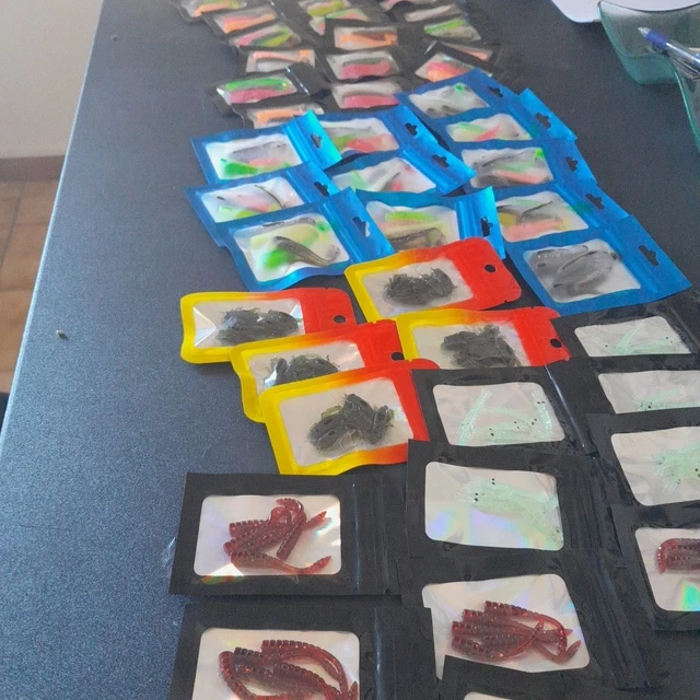 GROS LOT REVENDEUR BAZAR LE LOT DES 4 CARTONS