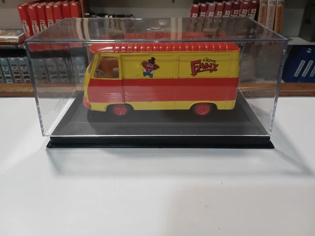Miniature Norev 1/43 – Peugeot J7 Michelin Jaune Avec Galerie à Pneus (boîte Manquante)