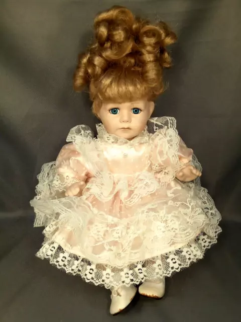 Porcelain Doll  " Hannah "   13 "-33 cm   (13 ) Leonardo Collection