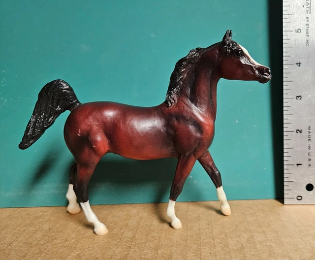 Breyer Reeves Model Horse Bay Brown 5 Inches Tall Great Condition
