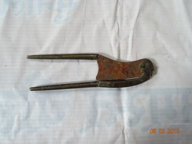 Old Vintage Brass Solid Unique Handcrafted Engraved Betel Nut Cutter Sarota #01