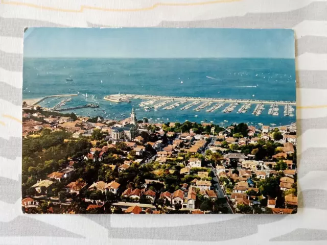 Carte Postale -  Arcachon  "Le port et L'église St Ferdinand vu du ciel"