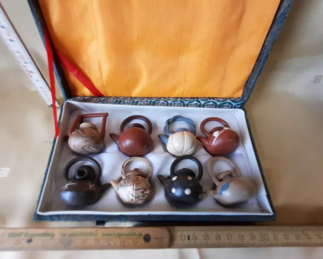 Set Sammlung alte Krüge Ton Keramik Miniaturen im Schmuckkarton