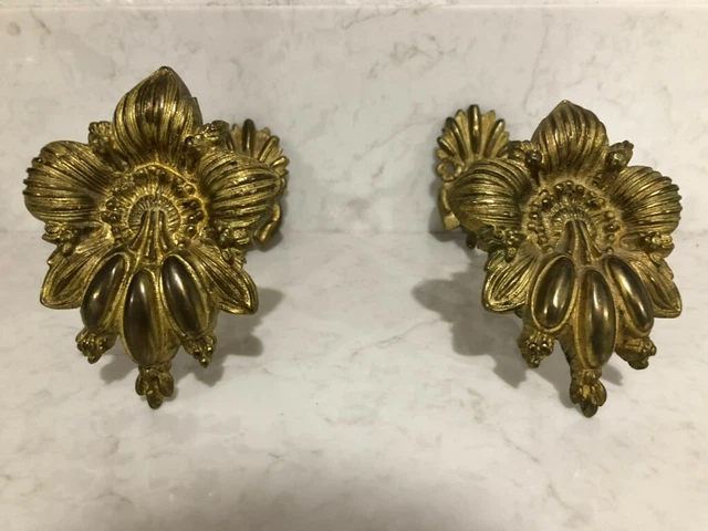Pair of stunning brass/gilt Victorian drapery tieback in lily motif. 2