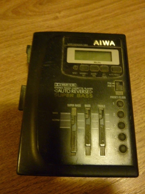 AIWA HS-T320 WALKMAN BALADEUR* RADIO AM FM CASSETTE PLAYER