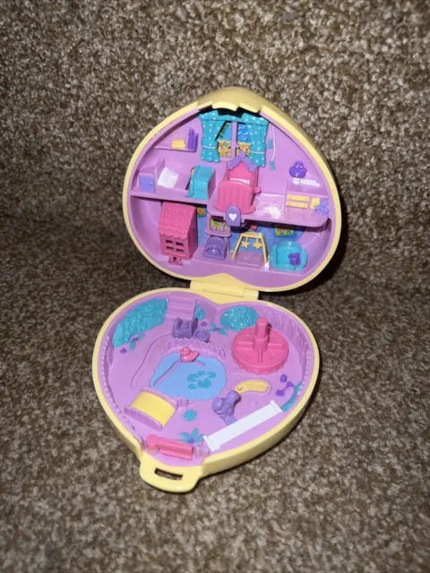 Vintage Bluebird 1994 Polly Pocket Playtime Fun Strollin Baby Compact Quilted