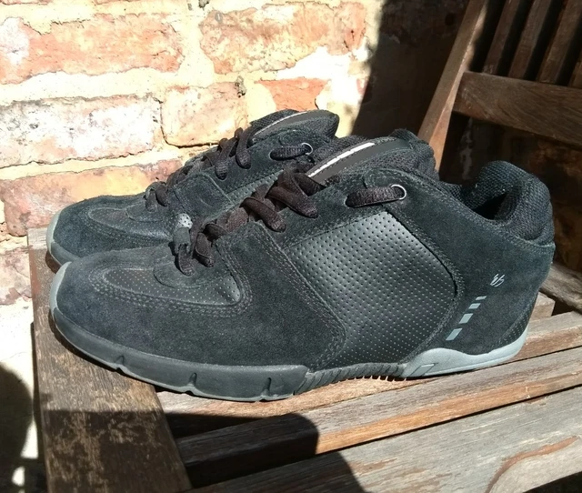 ES KOSTON K5 Black/Grey suede trainers Uk 2003 skate Accel