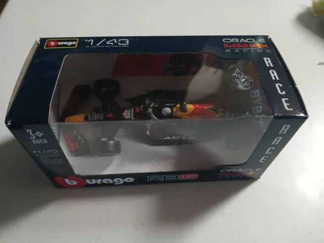 Burago Oracle Red Bull Racing RB18 F1 Max Verstappen 1:43 Die Cast W/Driver
