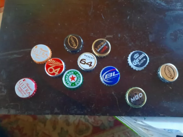 LARGE LOT OF BEER BOTTLE CAPS Crafts 8.7 Lbs