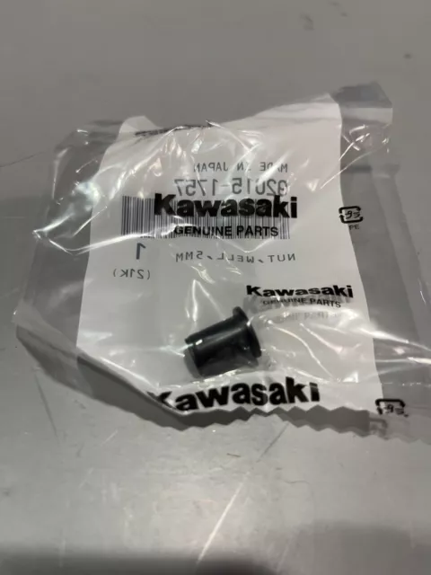 NEW GENUINE KAWASAKI VARIOUS FAIRING PANELS 5mm WELL NUT 92015-1757