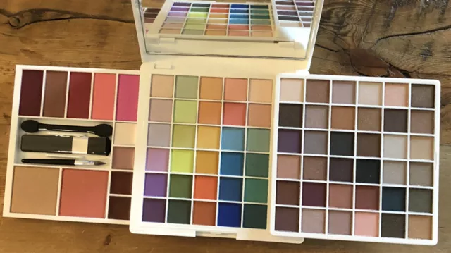 Avon Oh What Fun Makeup Mega Palette Eyes Lips Face Eye Shadow Gloss Blush Avon Oh What Fun Makeup Mega Palette Eyes Lips Face Eye Shadow Gloss Blush