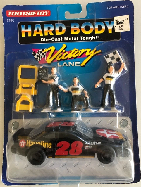 Tootsietoy Hard Body Die-Cast Metal- 1992 Victory Lane Stock Car And Pit Crew
