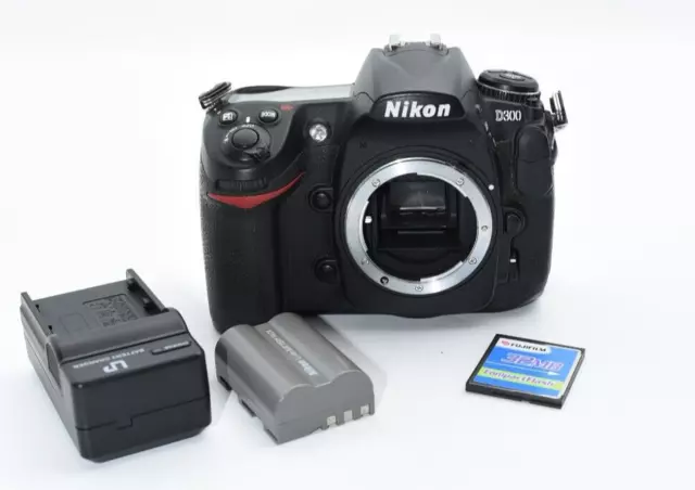 Nikon D300 12.3 MP Digital SLR Camera PARTS/SALVAGE/REPAIR