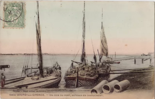 CPA -33- BOURG-sur-GIRONDE - Un coin du Port, bateaux en chargement.