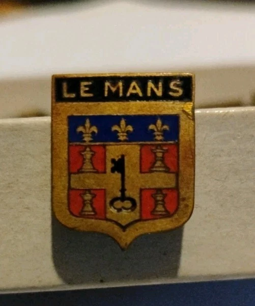 Insigne Blason Mannheim En Argent - Pin's Tourisme - Fabrication Française - Occasion