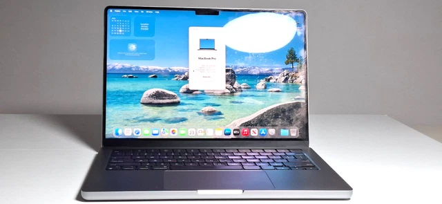 APPLE MACBOOK PRO A1297 17-inch 8GB RAM - 750gb HDD - Power Tested